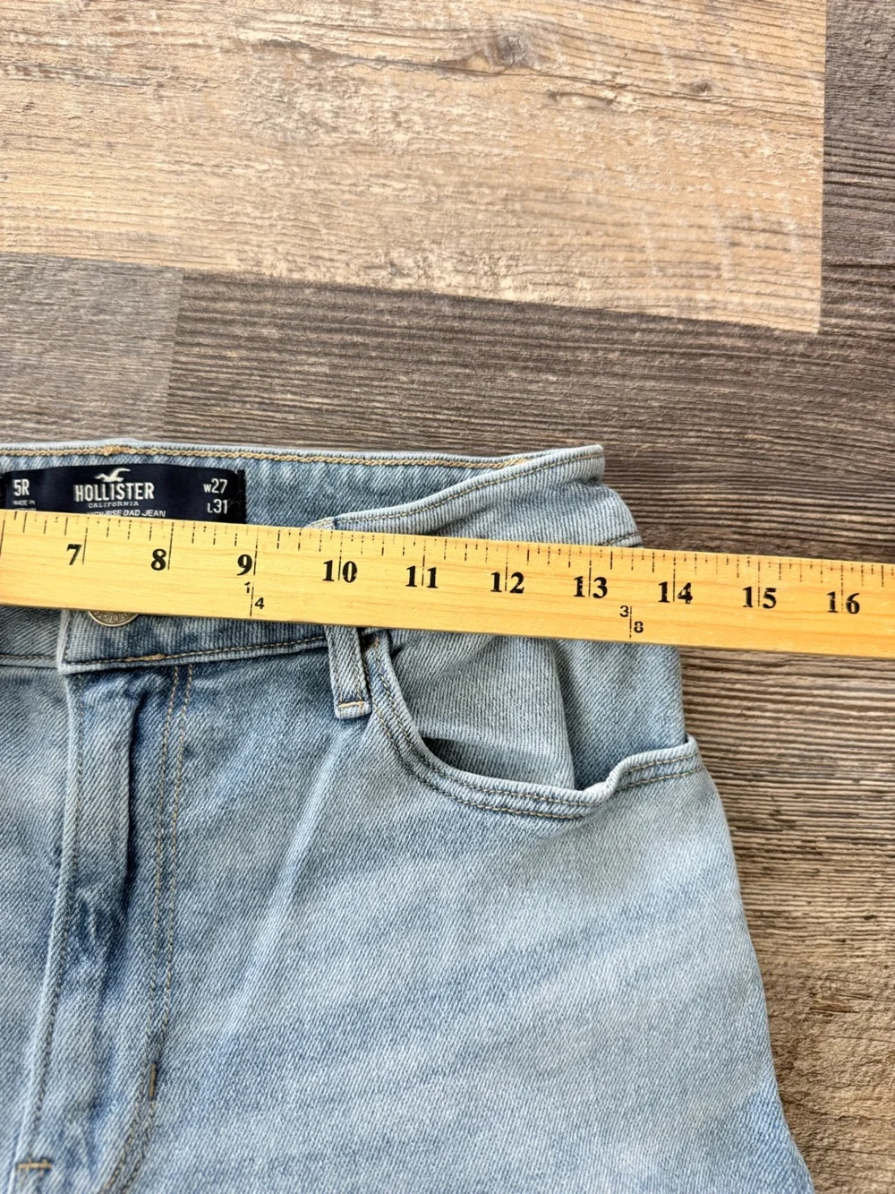 Hollister Ultra High Rise Dad Jeans Light Wash Distressed 27 5R